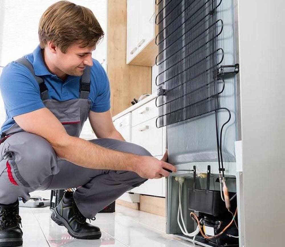 thợ bơm ga tủ lạnh mini