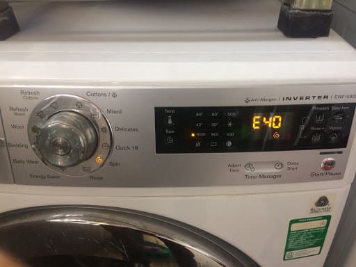 máy giặt electroclux báo lỗi e40