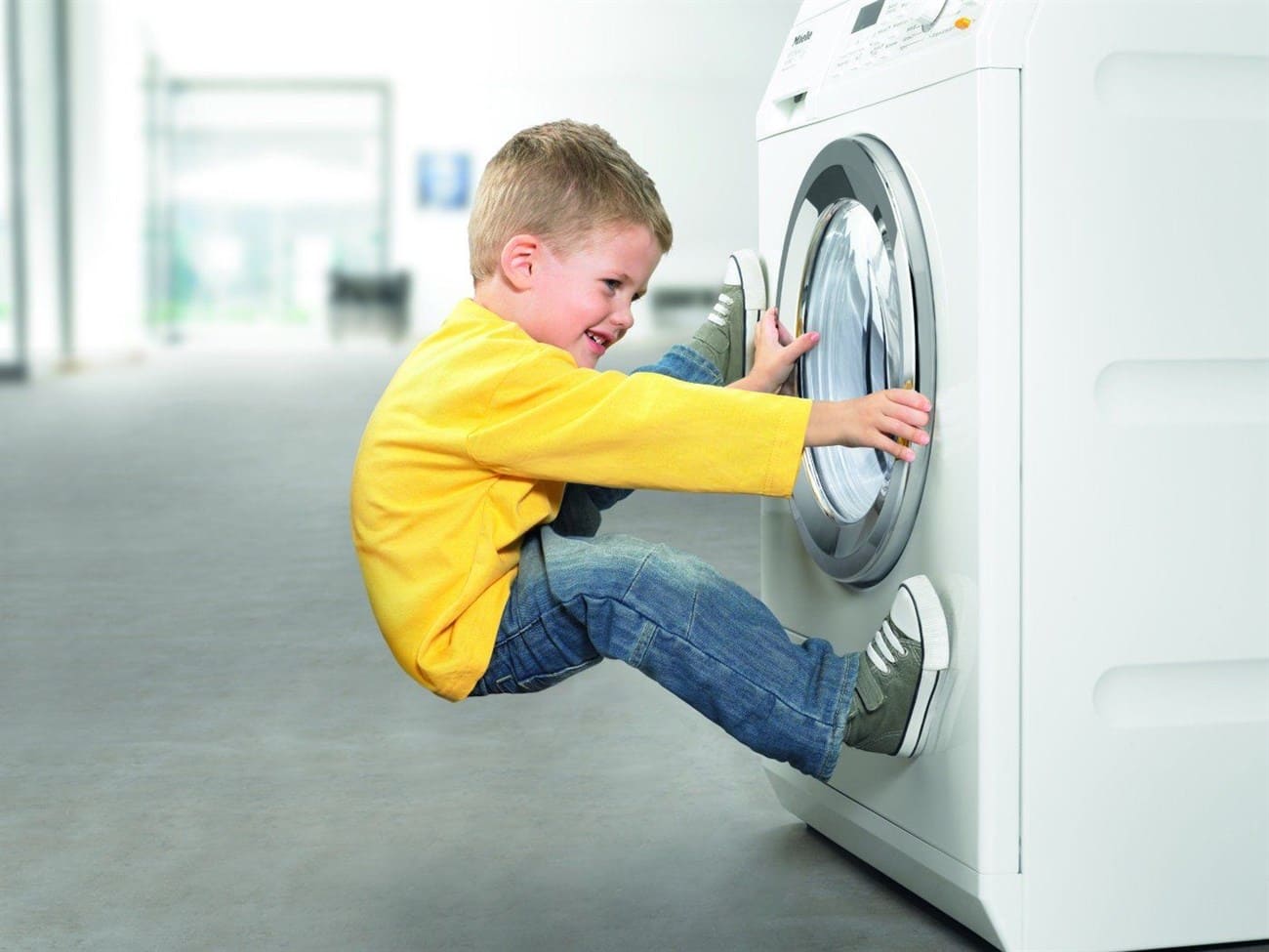 máy giặt samsung bị khóa không mở được cửa