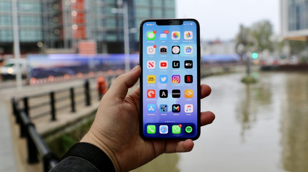 Làm thế nào để chia sẻ hoặc lưu trữ các tập tin ghi âm cuộc gọi trên iPhone XS Max?