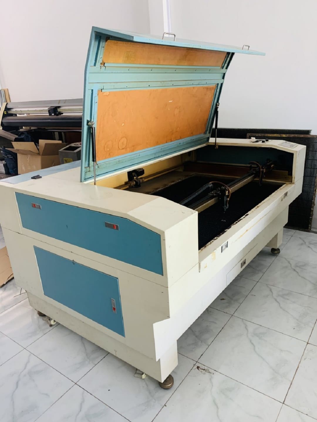 sửa chữa máy cắt vải laser uy tín tại limosa
