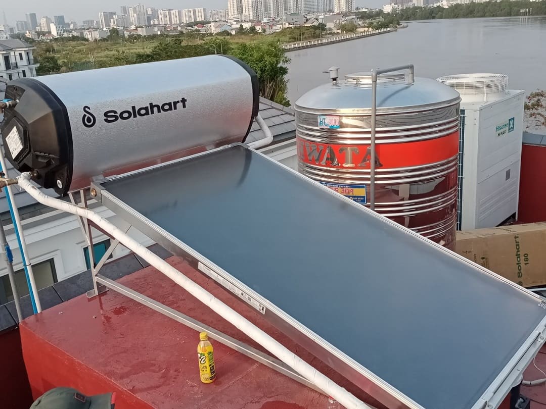 sửa máy nước nóng năng lượng mặt trời Solahart