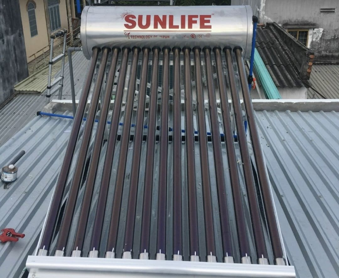sửa máy nước nóng năng lượng mặt trời Sunlife
