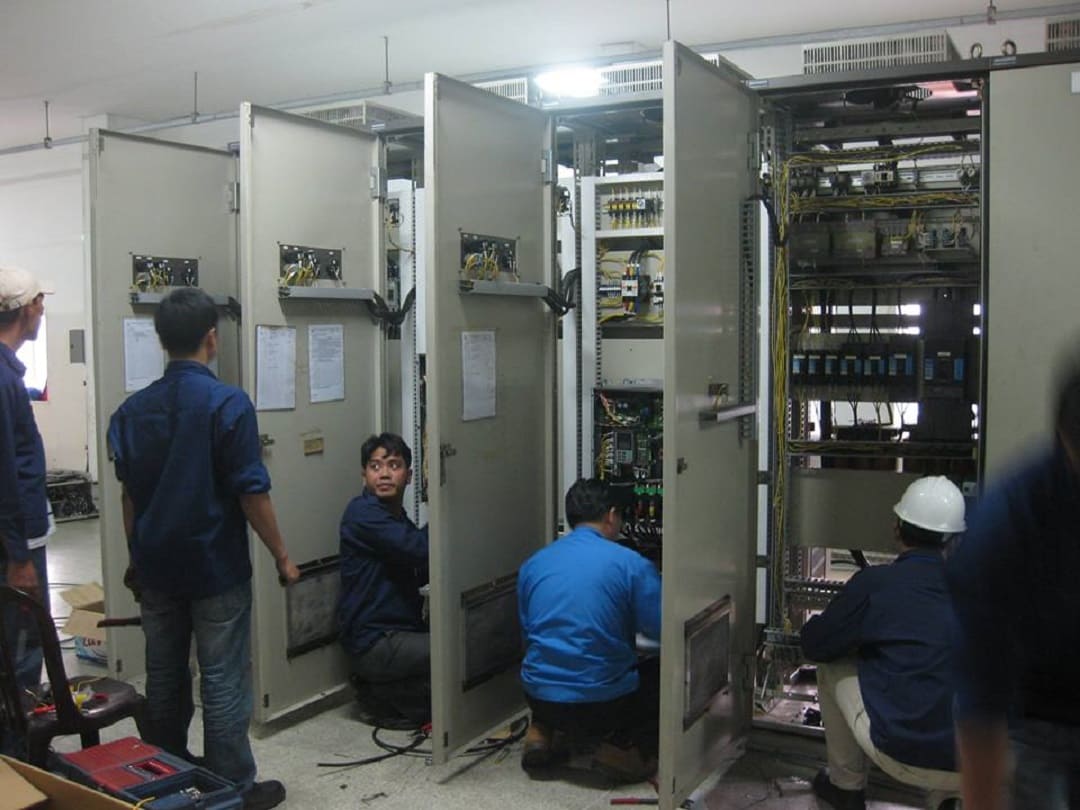 lắp đặt tủ điện công nghiệp