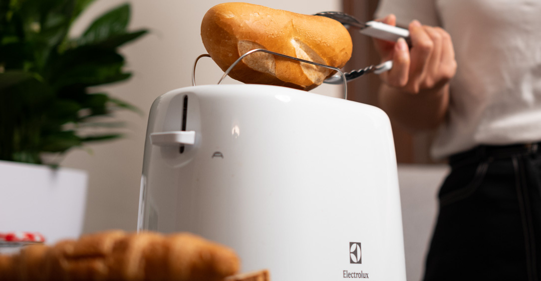 1. Chuẩn bị trước khi sử dụng lò nướng bánh mì Electrolux