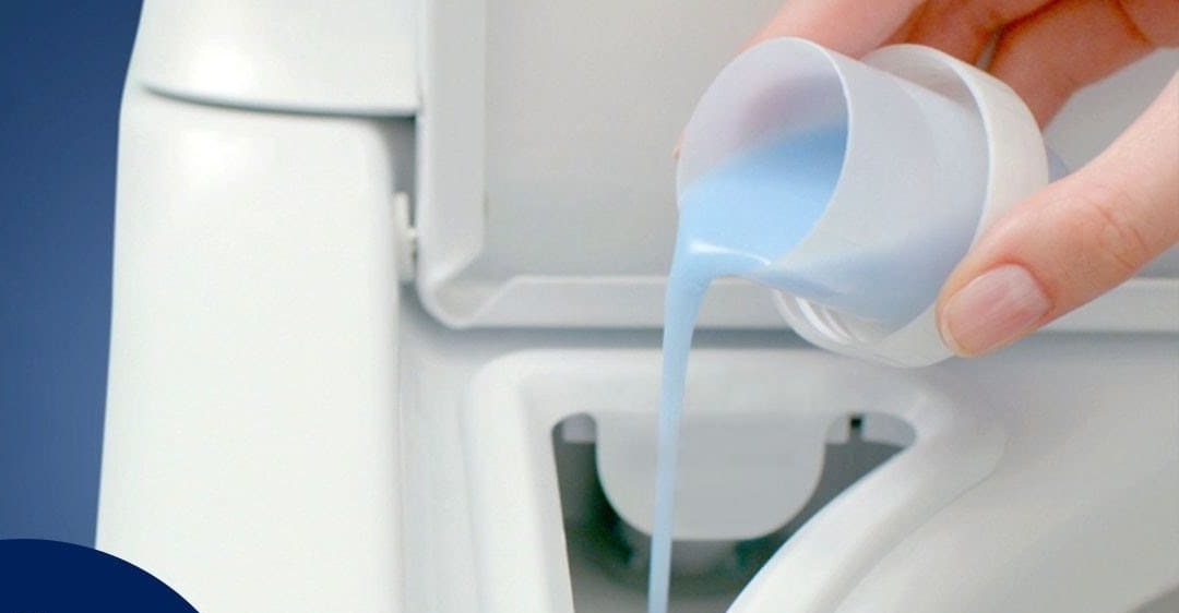 Những tác hại của việc sử dụng nước xả vải thơm sai cách