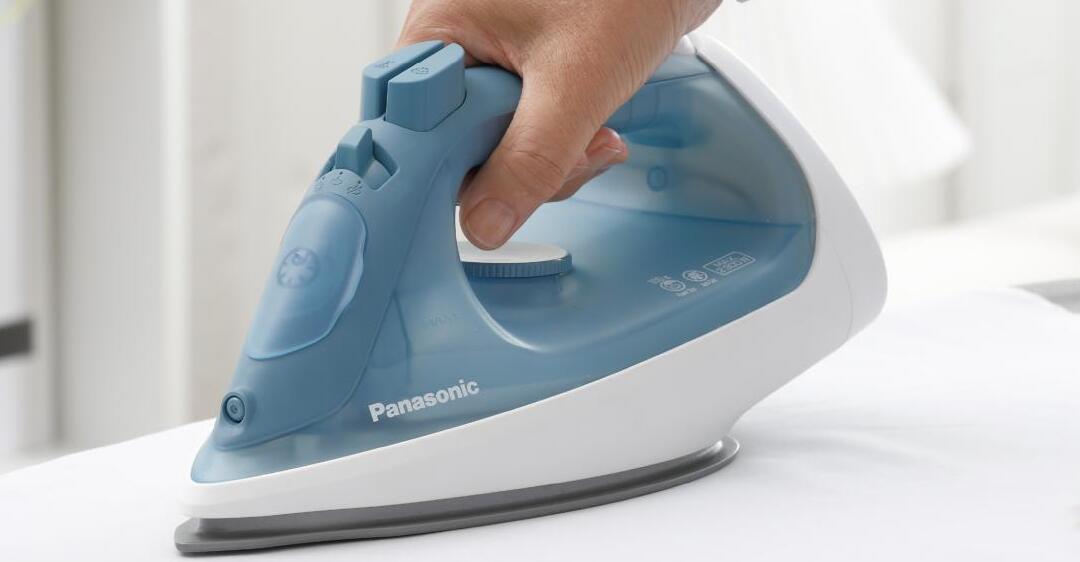 2. Cách “chăm sóc” bàn ủi Panasonic giúp tăng tuổi thọ cũng như độ bền.