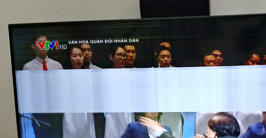 Biểu hiện của việc tivi Samsung bị giật màn hình là như thế nào