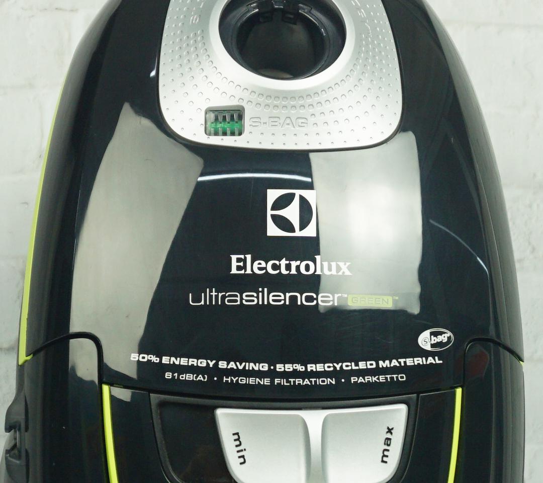 đánh giá máy hút bụi electrolux
