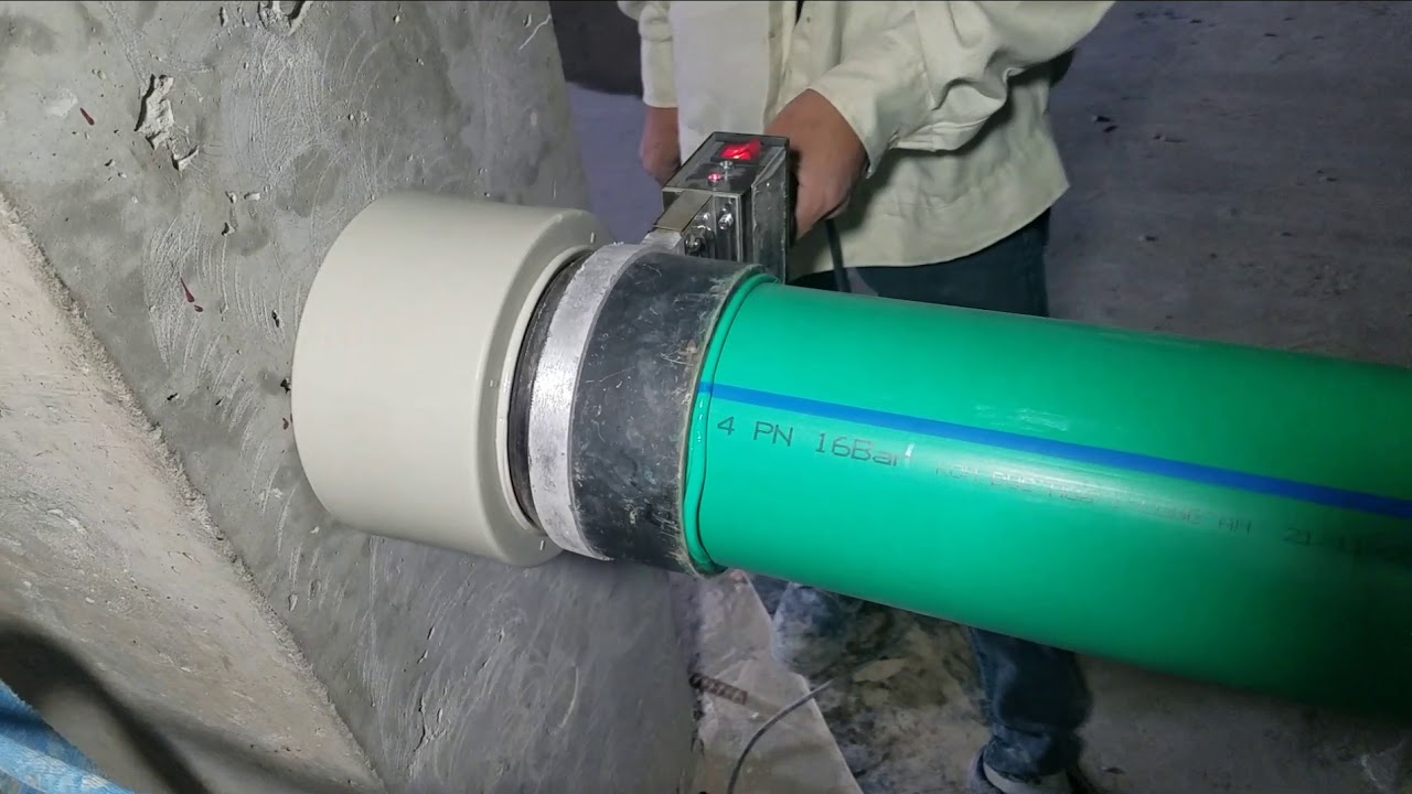 ống nước bị thủng