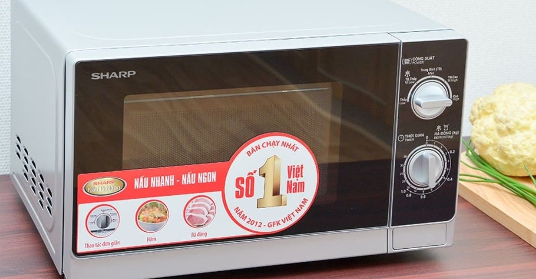 ưu nhược điểm lò vi sóng Sharp và Electrolux