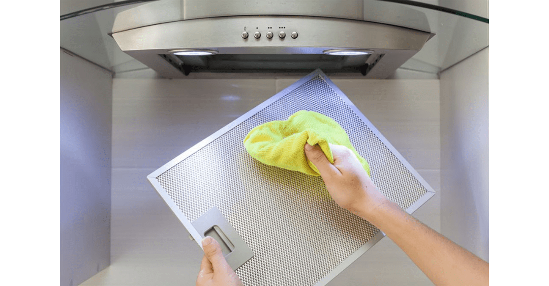 cách tẩy dầu mỡ trên máy hút mù