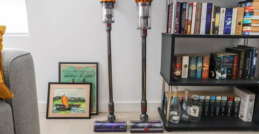 So sánh máy hút bụi Dyson V12 và V15 về thiết kế và kiểu dáng