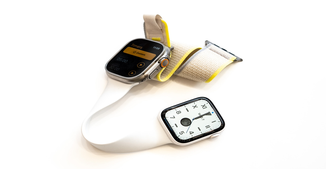 Tổng Quan về Apple Watch và Vấn Đề Kẹt Trên Màn Hình Sạc