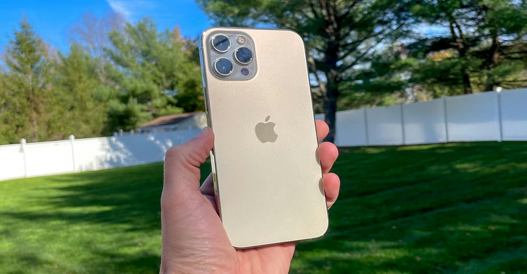 Cách khắc phục Camera iphone 12 pro max chụp gần bị mờ