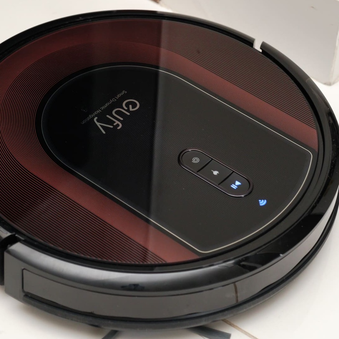 Robot hút bụi EUFY Robovac