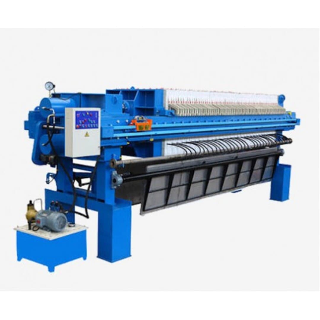 thợ nơi sửa máy ép bùn