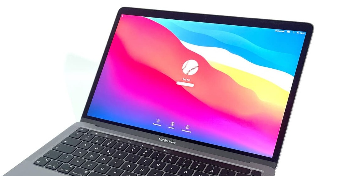 So sánh hiệu năng MacBook Pro và MacBook Pro chip Intel - Cấu hình và hiệu năng