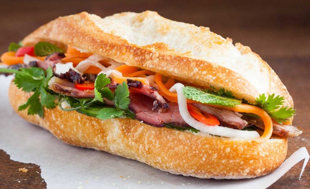 Cách ăn bánh mì thịt nướng mà không tăng cân