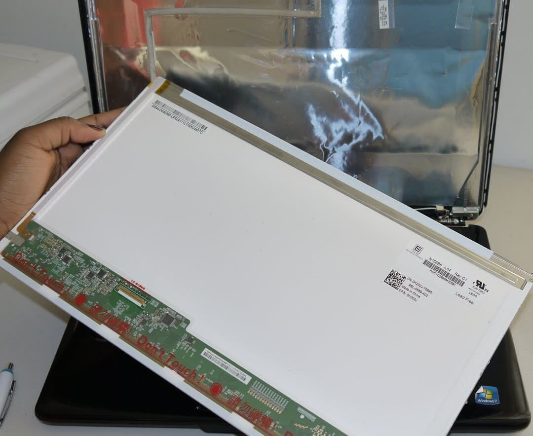 Cách kiểm tra màn hình laptop