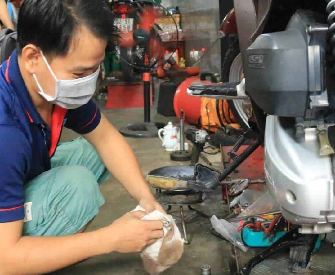 Tiệm sửa xe Huy Hoàng