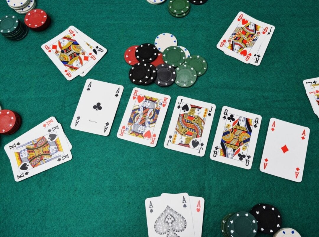 Mẹo chơi poker - Học cách đặt cược hợp lý