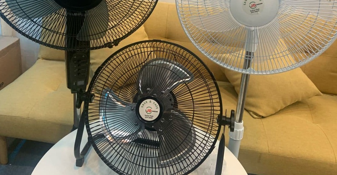Quạt năng lượng mặt trời