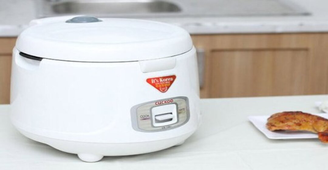So sánh nồi cơm điện Hawonkoo và Sharp