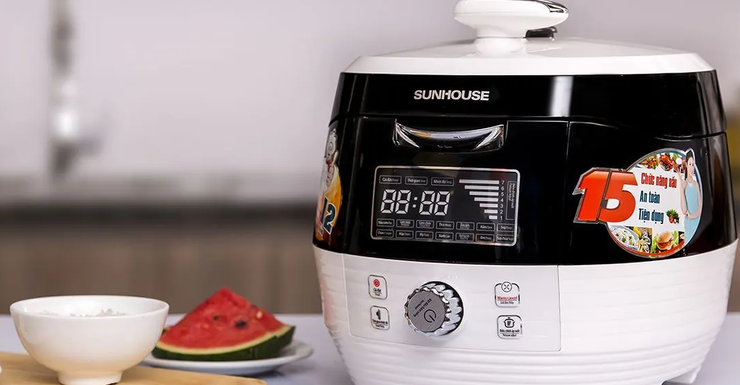 So sánh nồi cơm điện Hommy và Pensonic