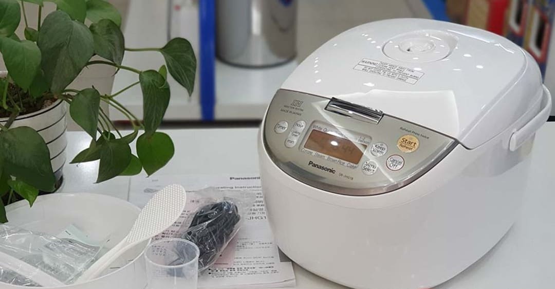 So sánh nồi cơm điện Panasonic và Oster