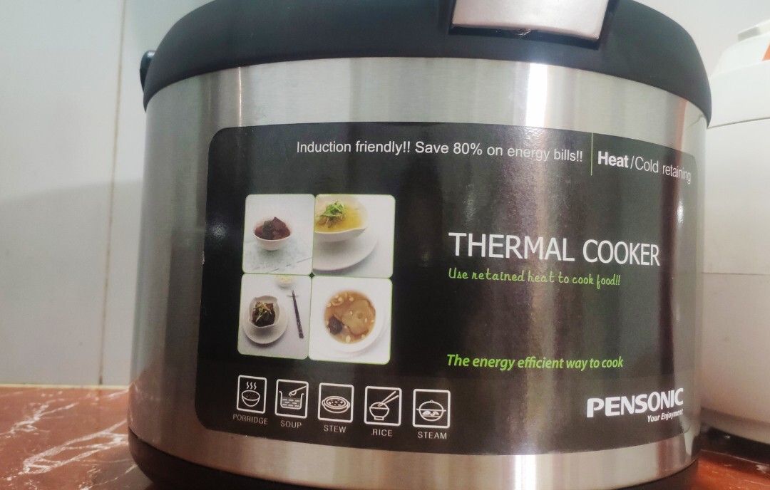 So sánh nồi cơm điện Pensonic và Electrolux về thiết kế