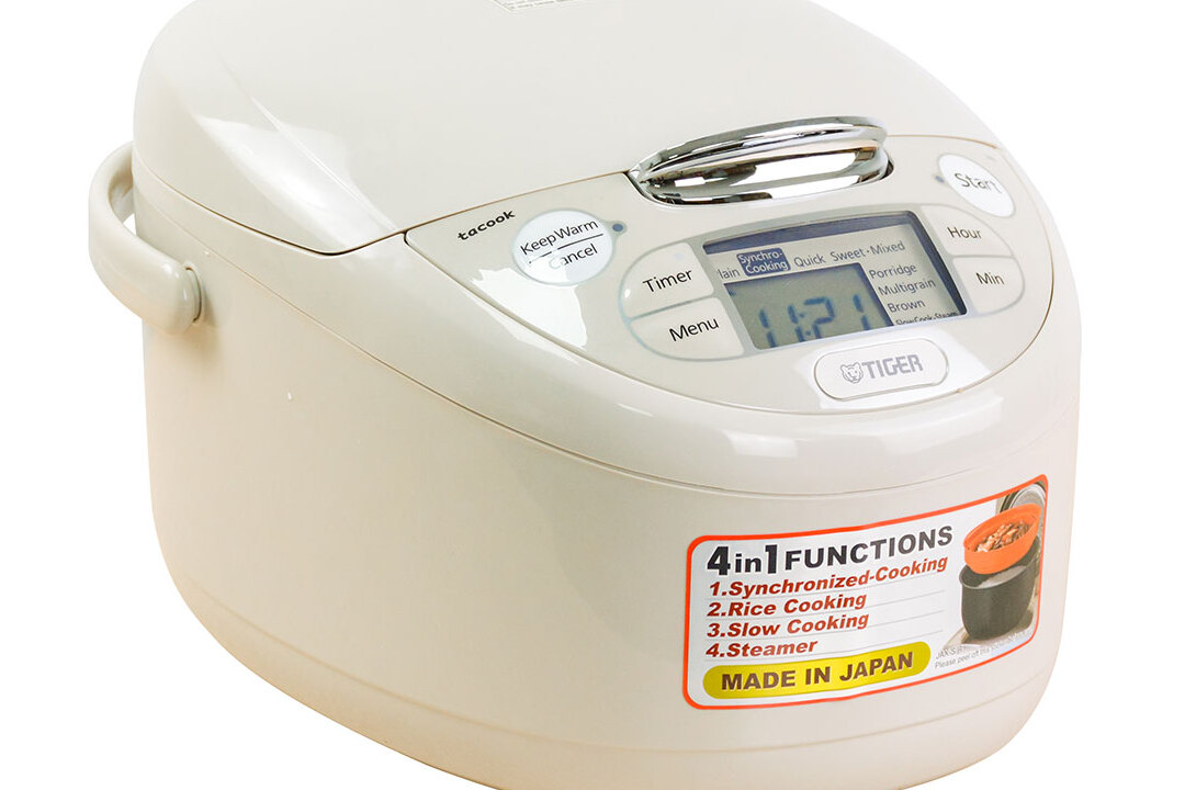 So sánh nồi cơm điện Tiger và Pensonic về chất liệu