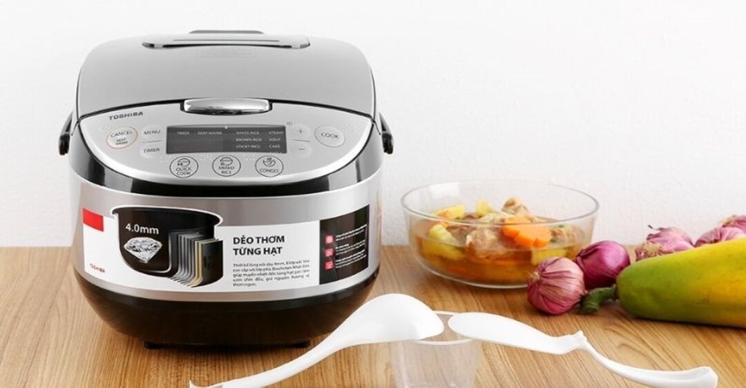 So sánh nồi cơm điện Toshiba và Aroma