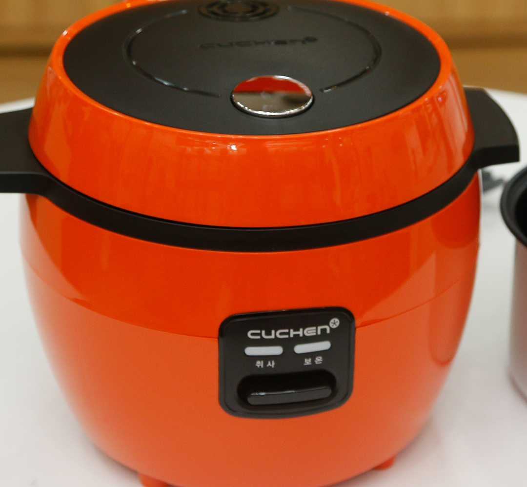 so sánh nồi cơm điện Tefal và Hommy