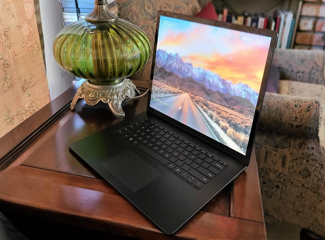 So sánh surface laptop go 2 vs surface laptop 4: Cấu hình và hiệu năng