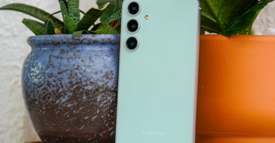 Galaxy S23 FE thiết kế trẻ trung và không kém phần sang trọng