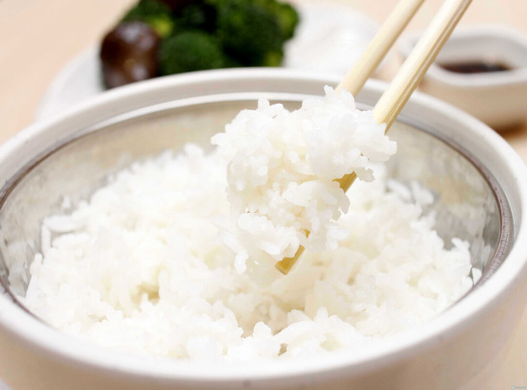 So sánh nồi cơm điện AVA và Supor về chất lượng cơm