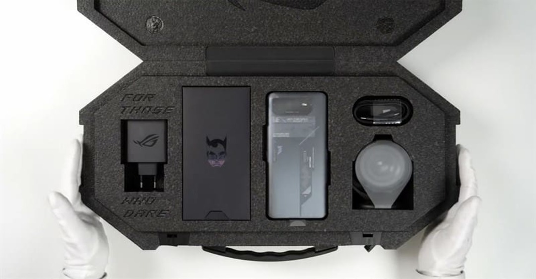 Đập hộp thiết kế ASUS ROG Phone 6 Batman