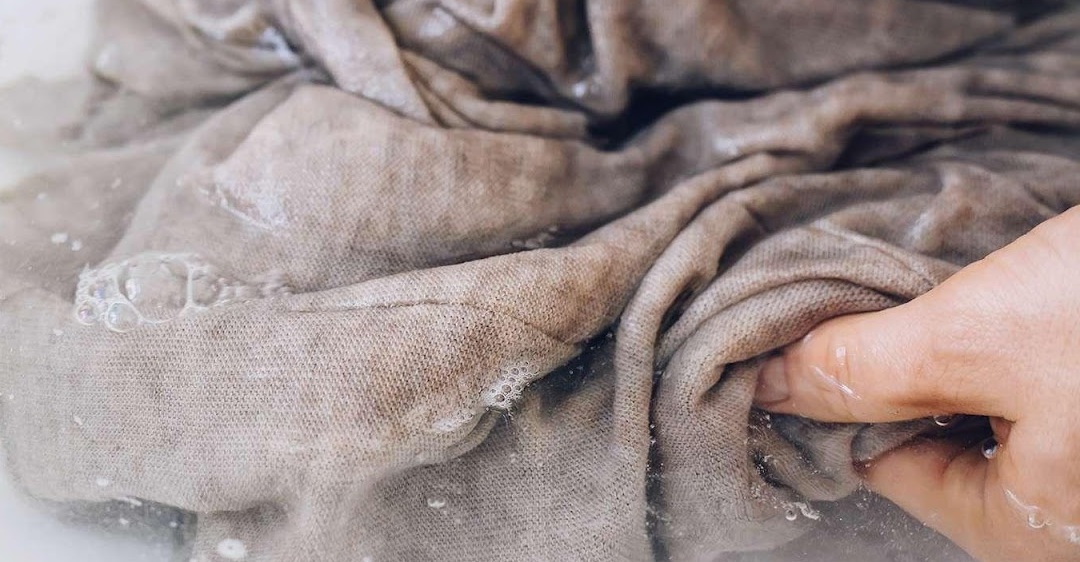 Quần áo mới mua về có nên giặt không