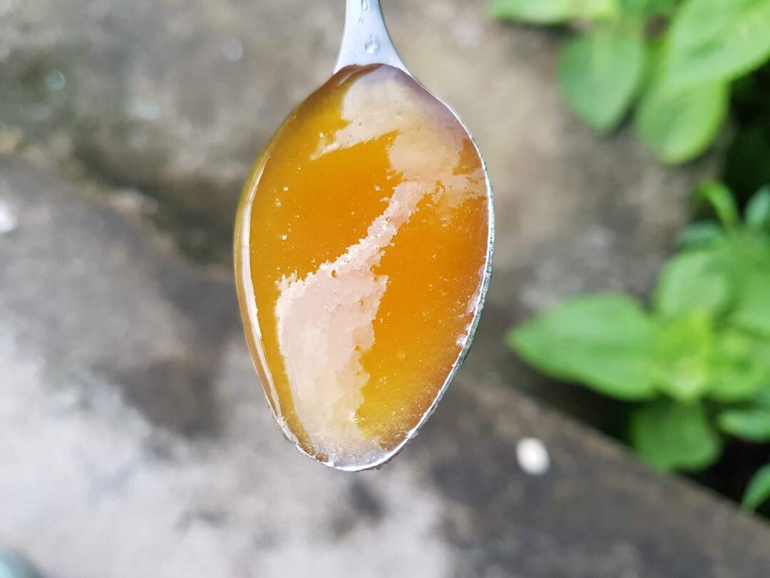Nhận biết mật ong thật