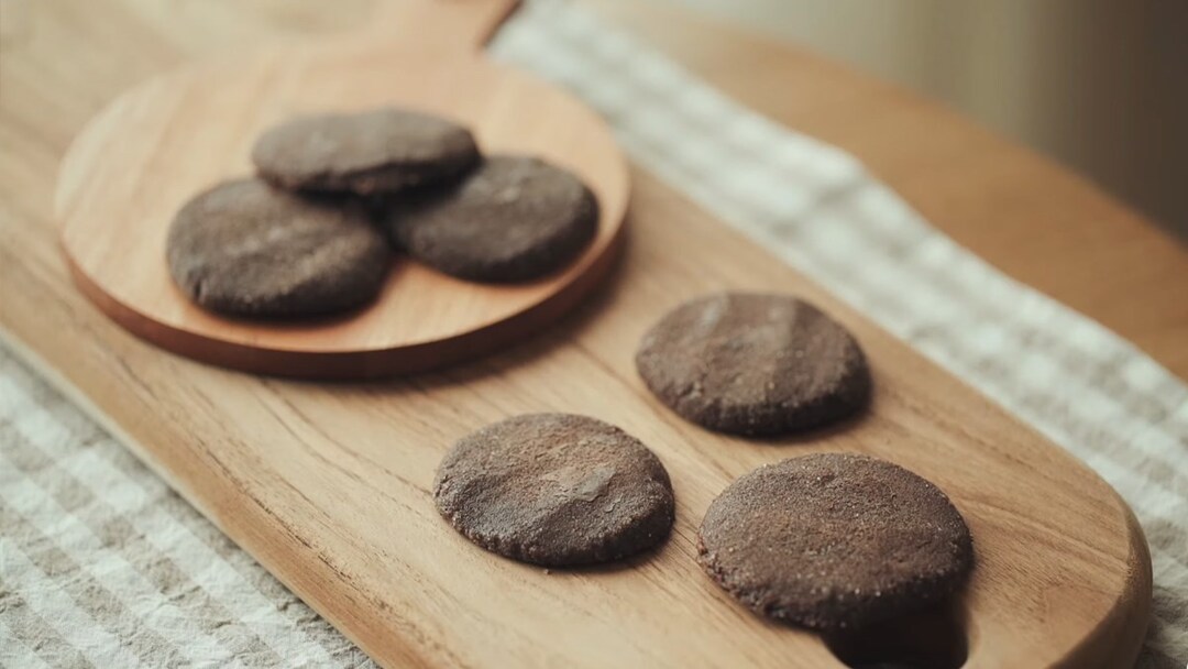 Làm bánh cookie bằng lò vi sóng cùng vị socola