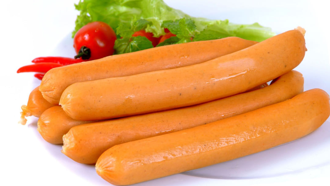 Lưu ý khi nấu xúc xích bằng lò vi sóng