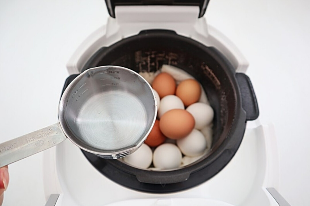 Ưu điểm khi luộc trứng bằng nồi cơm điện