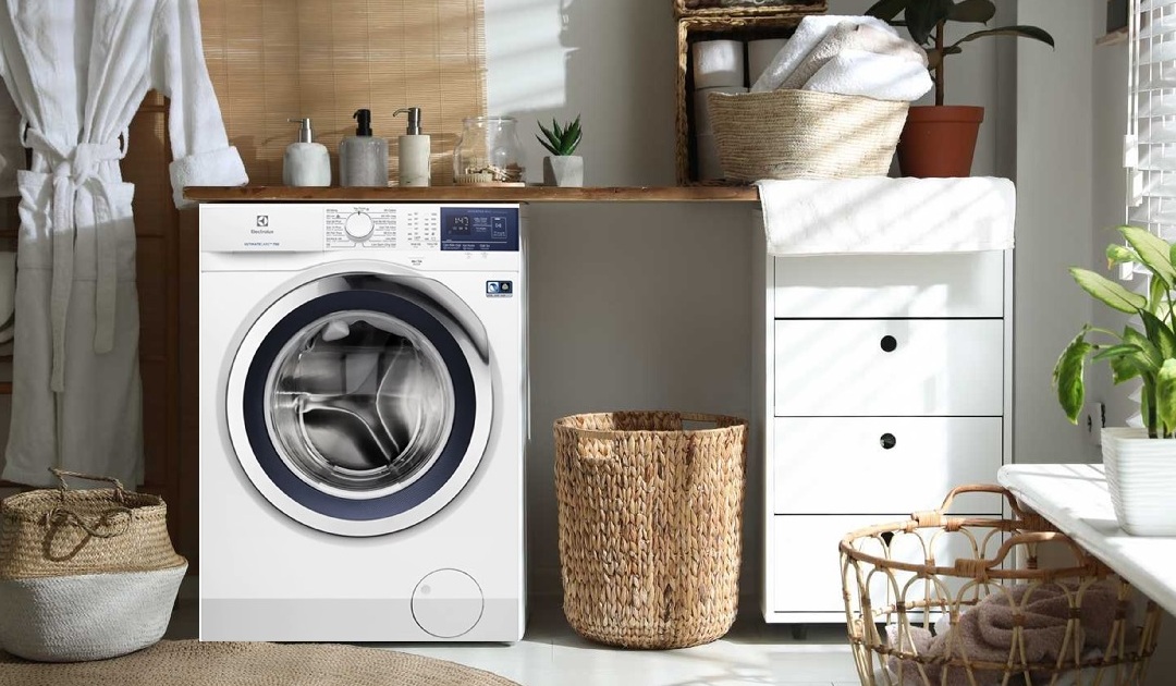 Máy giặt Electrolux UltimateCare 300 Inverter 10 kg EWF1024M3SB