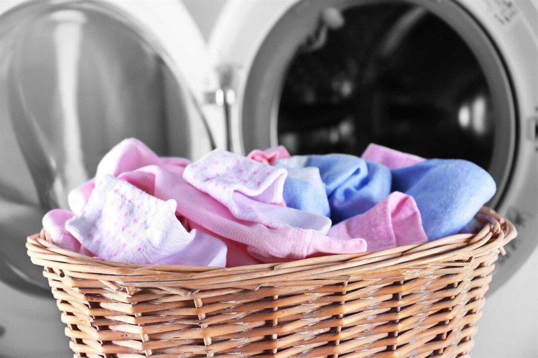 Bí quyết giặt đồ bằng máy giặt không bị bạc màu