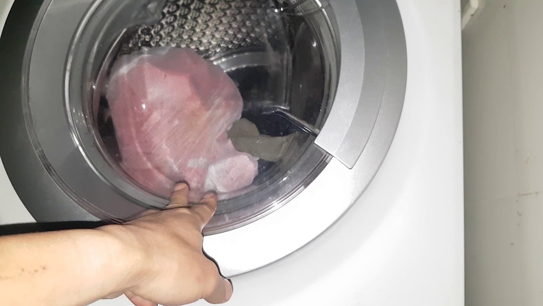 Cách tránh tình trạng đồ kẹt trong máy giặt