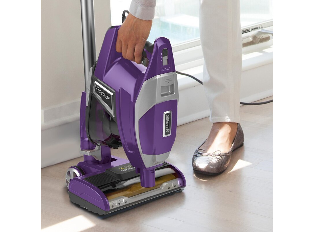 Máy hút bụi Shark Rocket Pet Pro