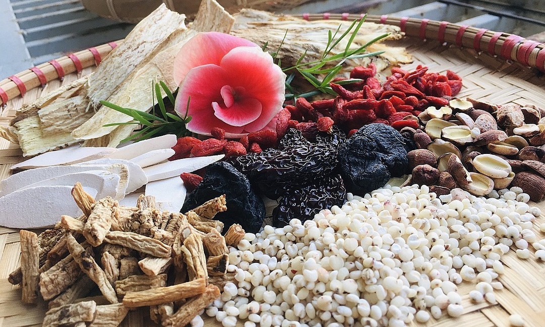Máy xay sinh tố phù hợp để nghiền thuốc bắc