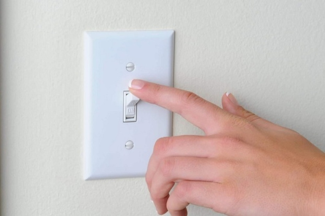 Cách tháo điều hòa LG bước 2