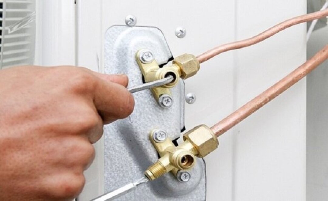Cách tháo điều hòa LG bước 4
